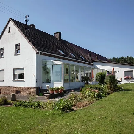 Hébergement de vacances Quiet Farmhouse On Working Farm In Meisburg Meisburg